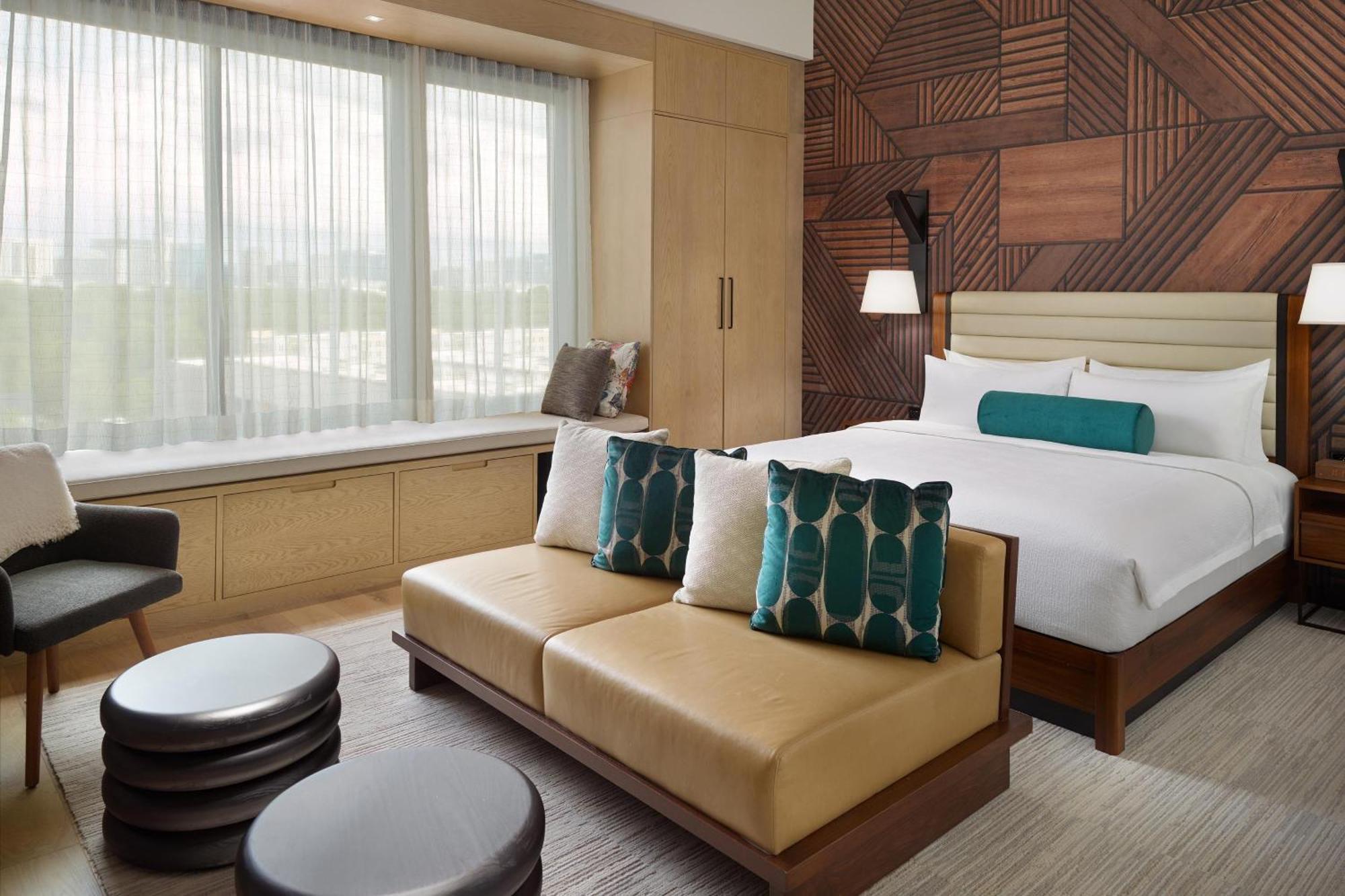 Bellyard, West Midtown Atlanta, A Tribute Portfolio 4*